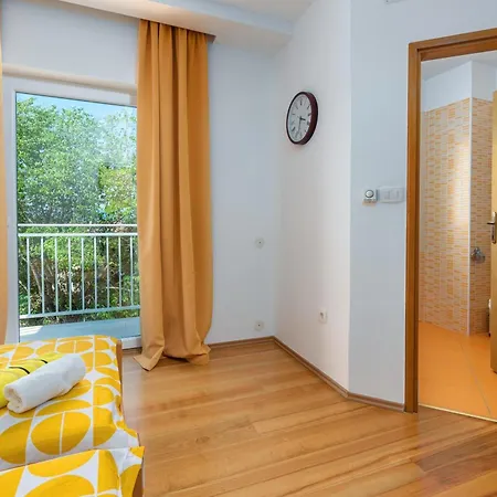 Vikendica Ester - Private Pool Escape For 8 - Happy *