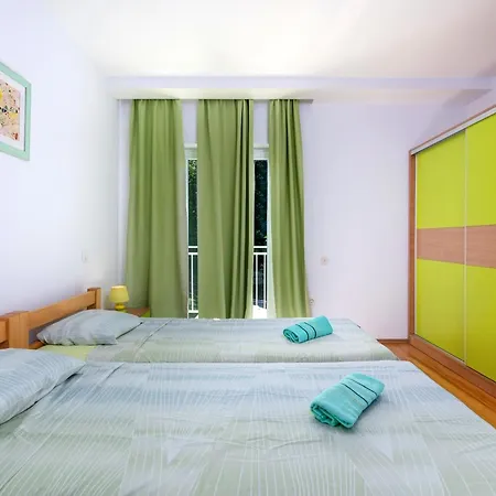 بيت للعطل Ester - Private Pool Escape For 8 - Happy