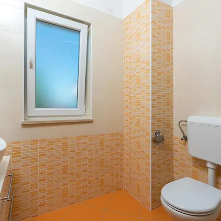 Ester - Private Pool Escape For 8 - Happy *